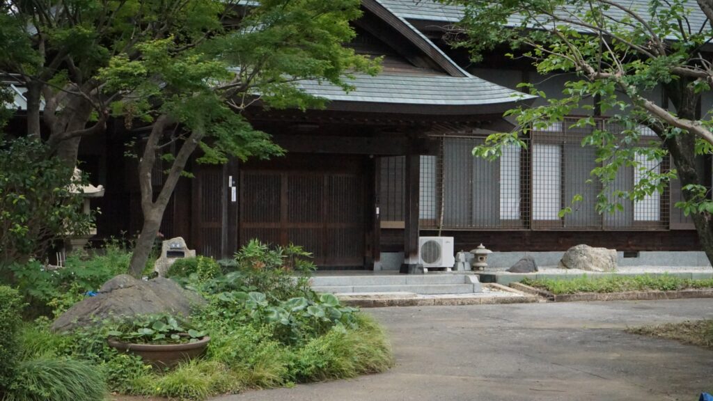 お寺 本堂3