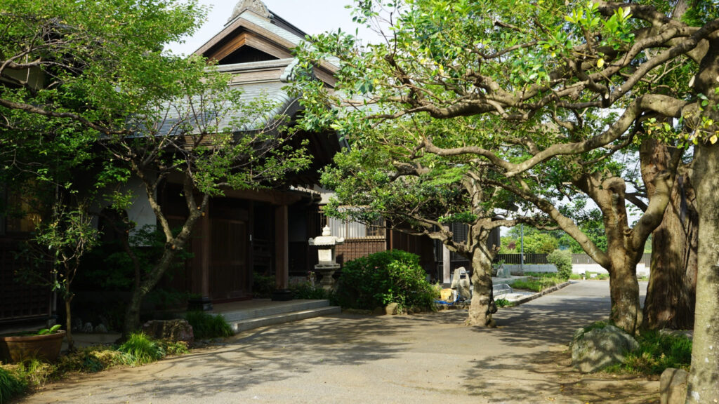 お寺 本堂2