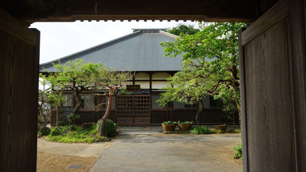 お寺 門