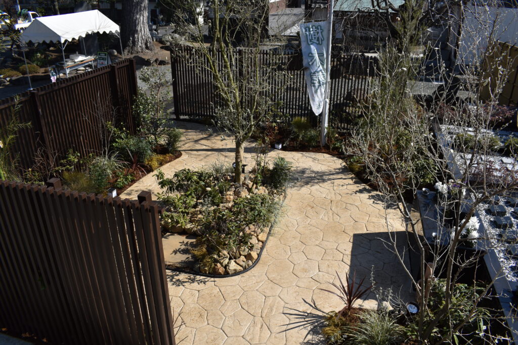 樹木葬の庭　上空２