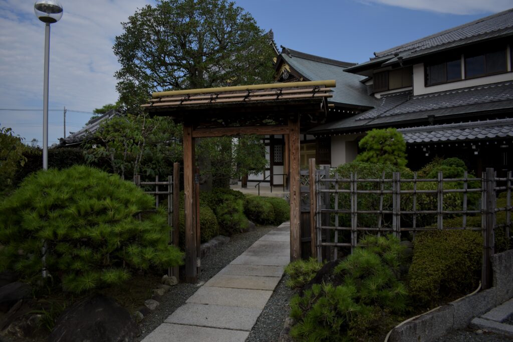 寺院　庭園管理　山門